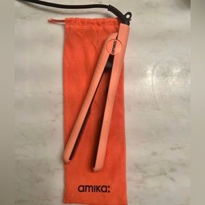 Amika Hair Straightener